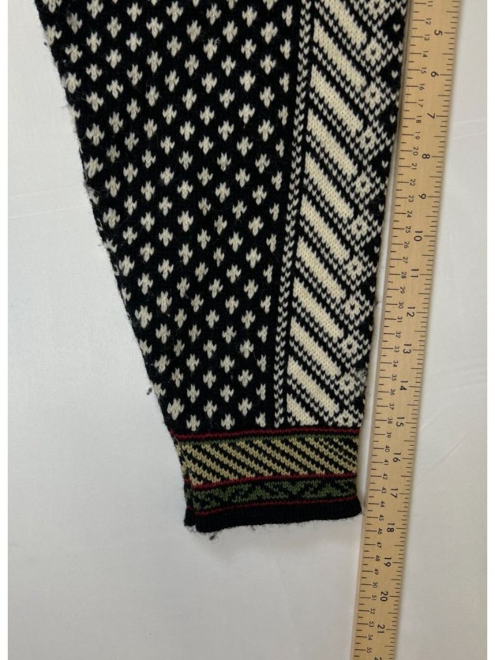 Vintage ODA of Norway Women L Nordic Wool Cardigan Black White Pewter Clasps - Picture 7 of 7